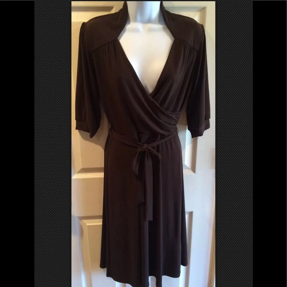 LAUNDRY By Shelli Segal Dress Crossover V Neck Belted Knee Length Brown Knit